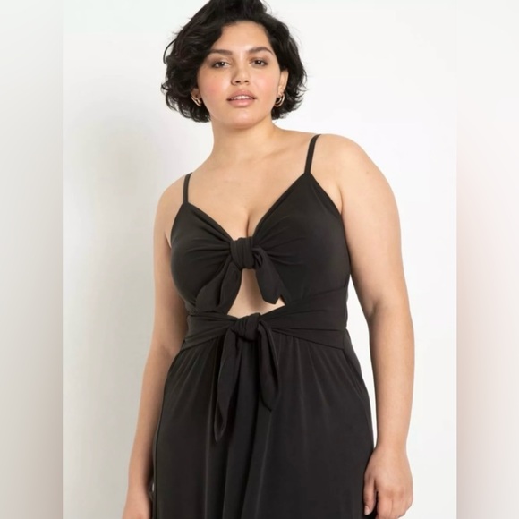 Plus Dress - Picture 2 of 6